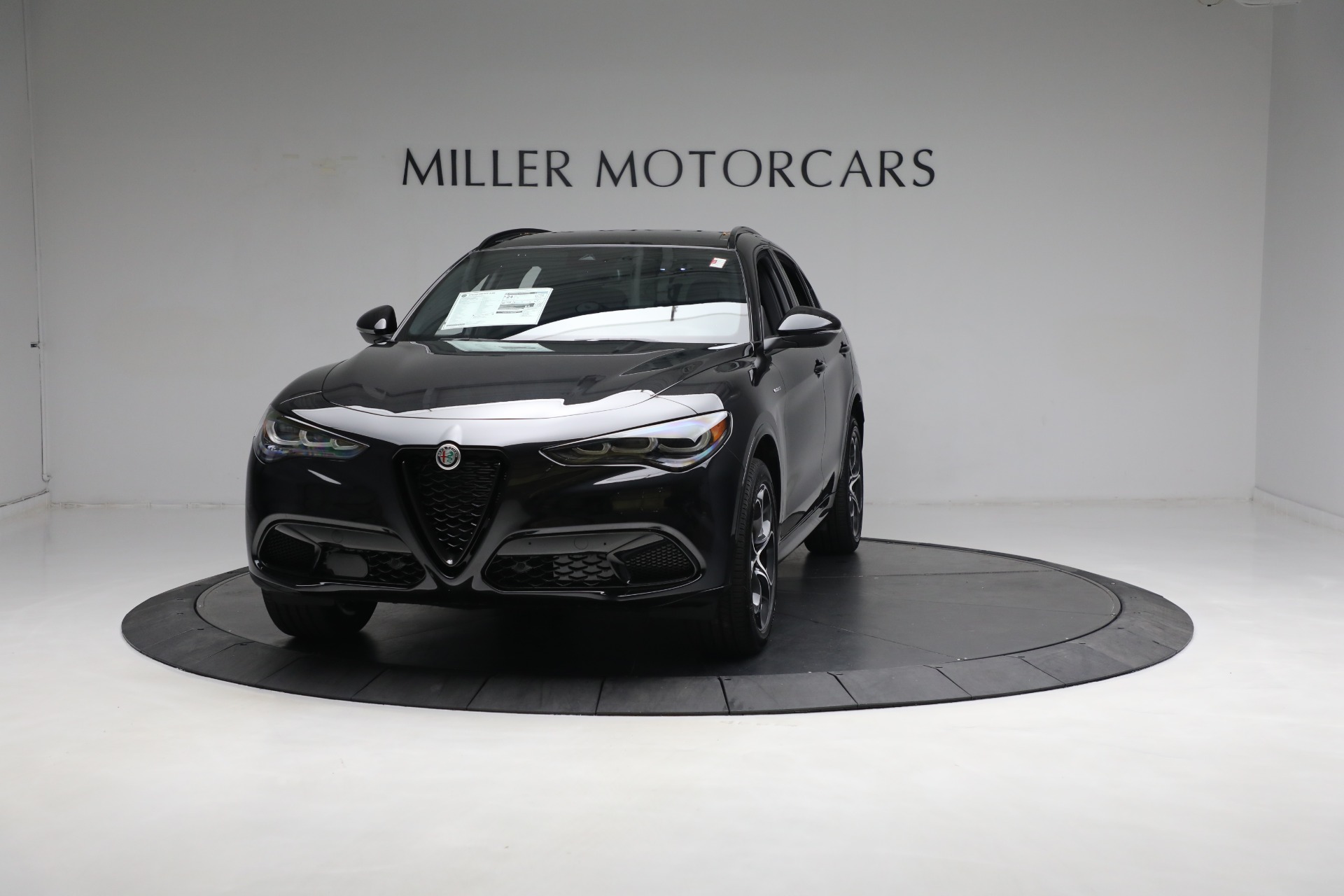 New 2024 Alfa Romeo Stelvio Veloce for sale $57,305 at Alfa Romeo of Greenwich in Greenwich CT 06830 1