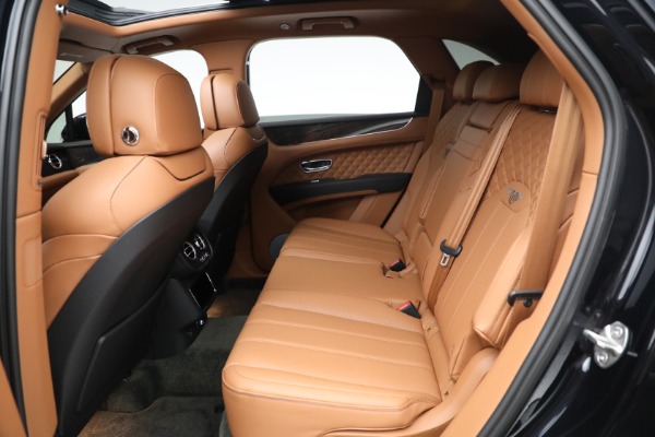 Used 2021 Bentley Bentayga V8 for sale $149,900 at Alfa Romeo of Greenwich in Greenwich CT 06830 21