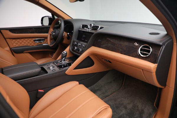 Used 2021 Bentley Bentayga V8 for sale $149,900 at Alfa Romeo of Greenwich in Greenwich CT 06830 24