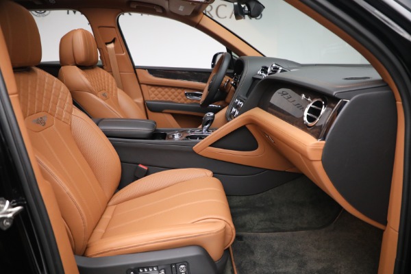 Used 2021 Bentley Bentayga V8 for sale $149,900 at Alfa Romeo of Greenwich in Greenwich CT 06830 25