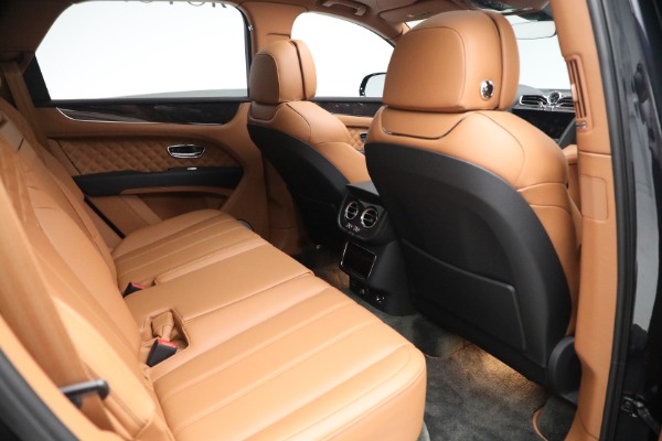 Used 2021 Bentley Bentayga V8 for sale $149,900 at Alfa Romeo of Greenwich in Greenwich CT 06830 27