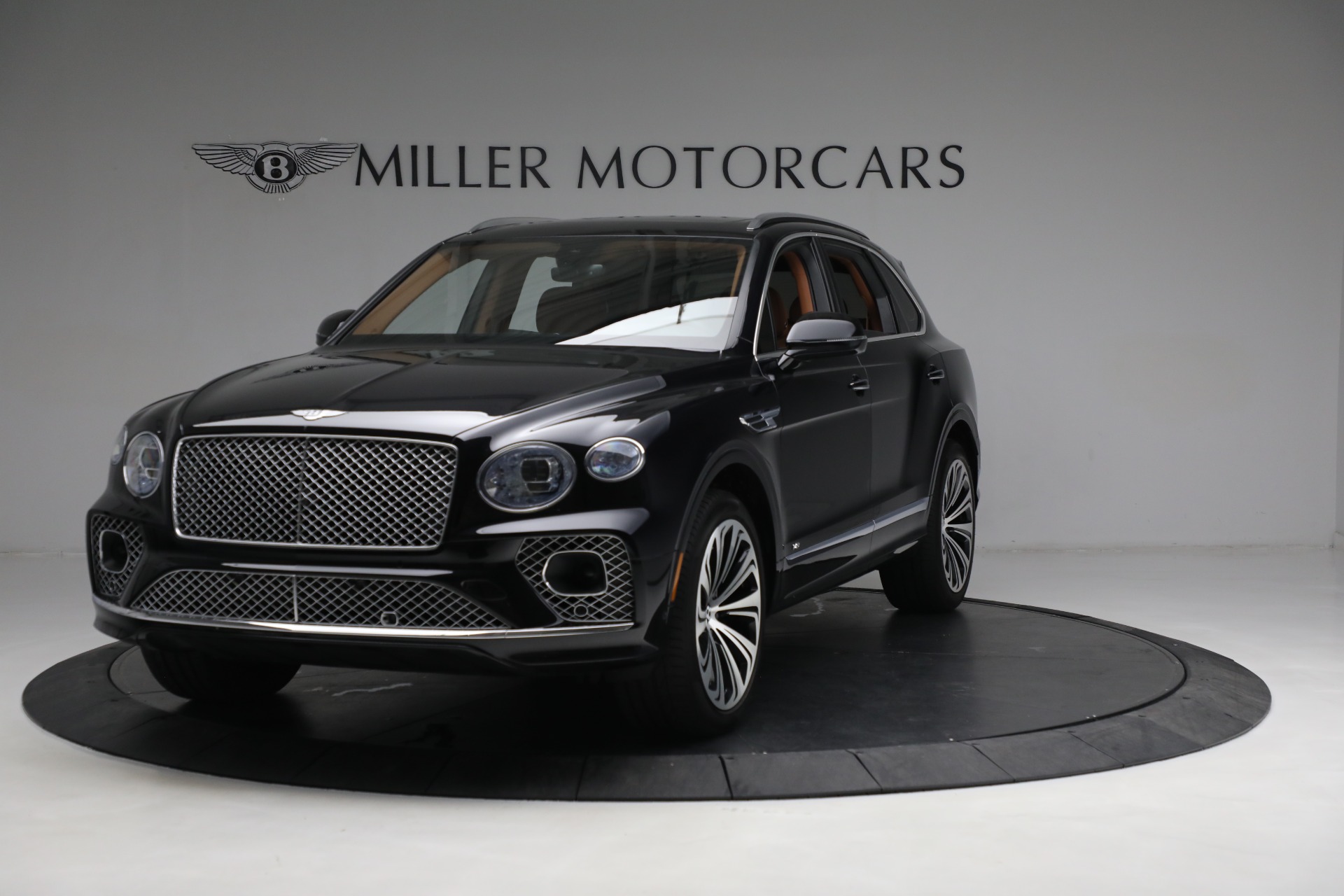 Used 2021 Bentley Bentayga V8 for sale $149,900 at Alfa Romeo of Greenwich in Greenwich CT 06830 1