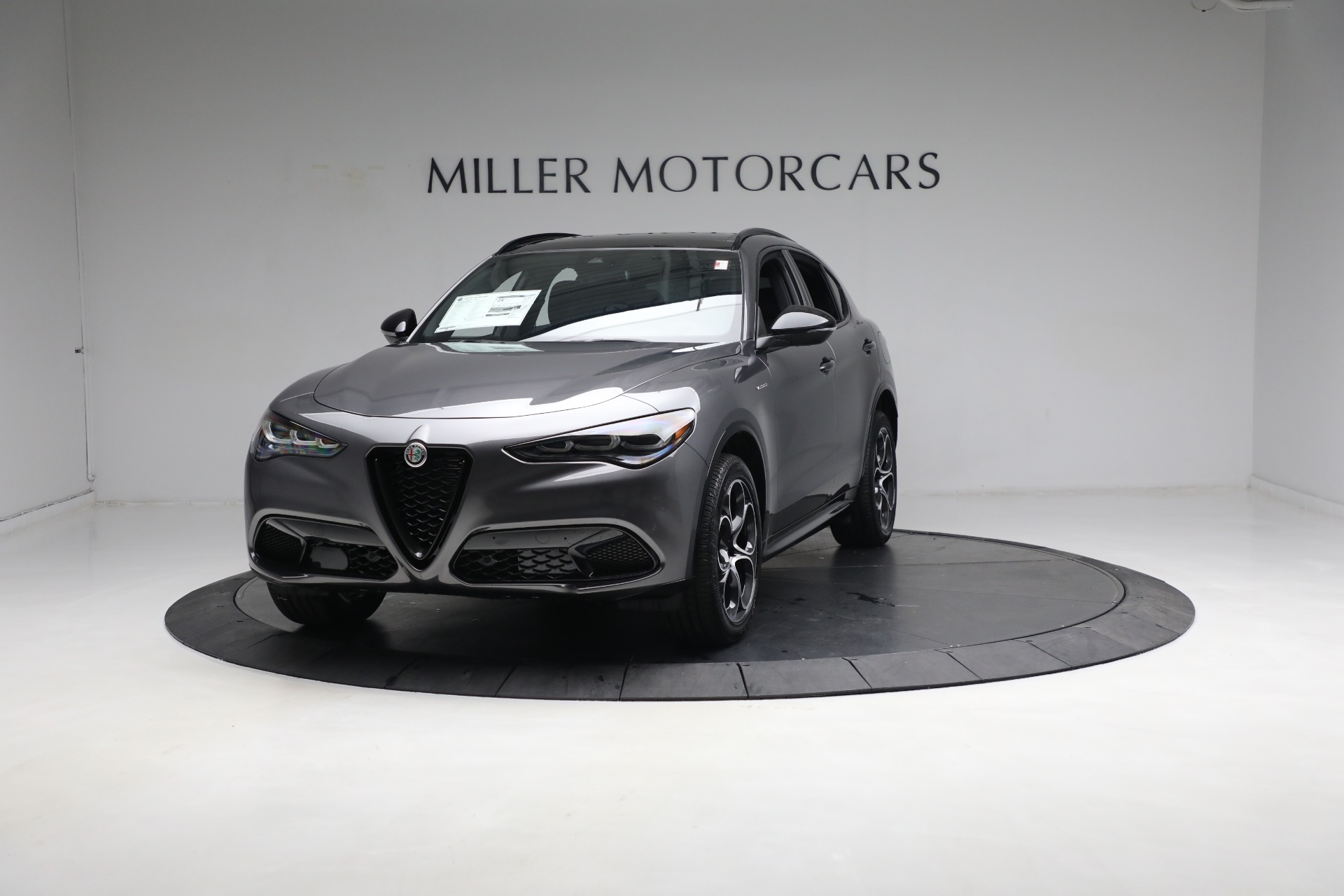New 2024 Alfa Romeo Stelvio Veloce for sale $56,605 at Alfa Romeo of Greenwich in Greenwich CT 06830 1