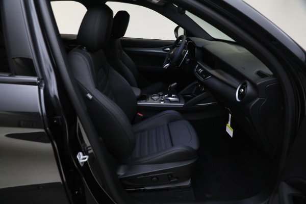 New 2024 Alfa Romeo Stelvio Veloce for sale $54,380 at Alfa Romeo of Greenwich in Greenwich CT 06830 22