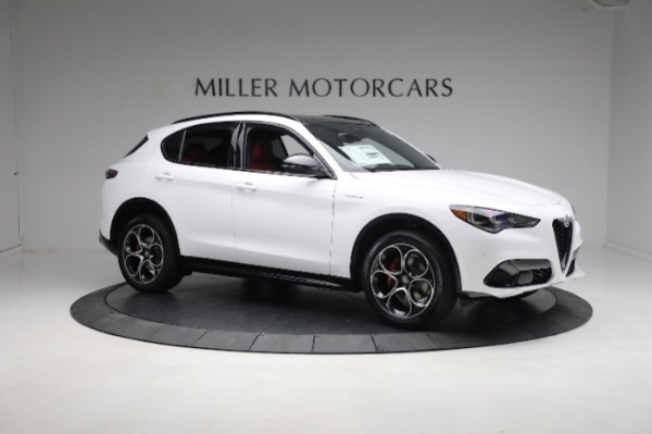 New 2024 Alfa Romeo Stelvio Veloce for sale $56,695 at Alfa Romeo of Greenwich in Greenwich CT 06830 18