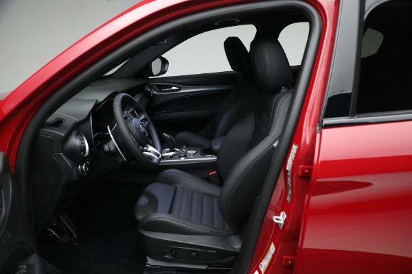New 2024 Alfa Romeo Stelvio Veloce for sale $54,220 at Alfa Romeo of Greenwich in Greenwich CT 06830 24