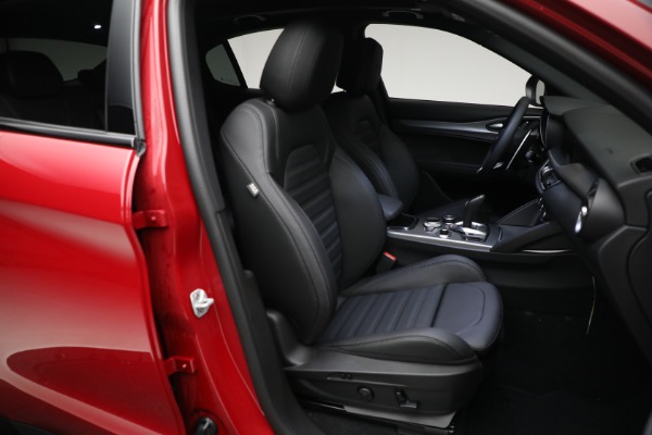 New 2024 Alfa Romeo Stelvio Veloce for sale $54,220 at Alfa Romeo of Greenwich in Greenwich CT 06830 27