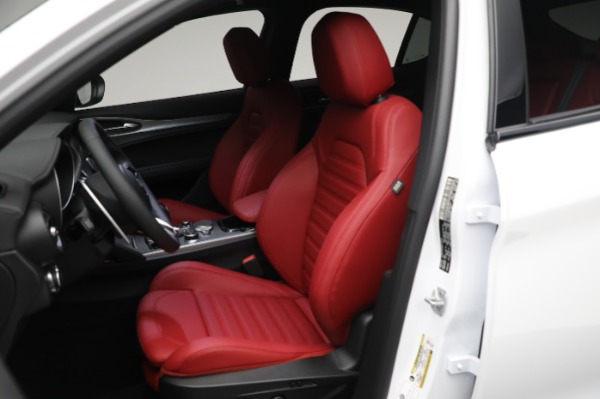 New 2024 Alfa Romeo Stelvio Veloce for sale $56,695 at Alfa Romeo of Greenwich in Greenwich CT 06830 24