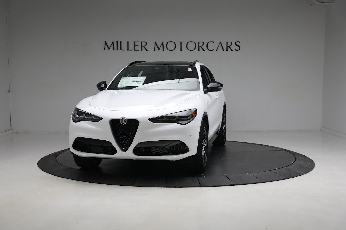 New 2024 Alfa Romeo Stelvio Veloce for sale $56,695 at Alfa Romeo of Greenwich in Greenwich CT 06830 1
