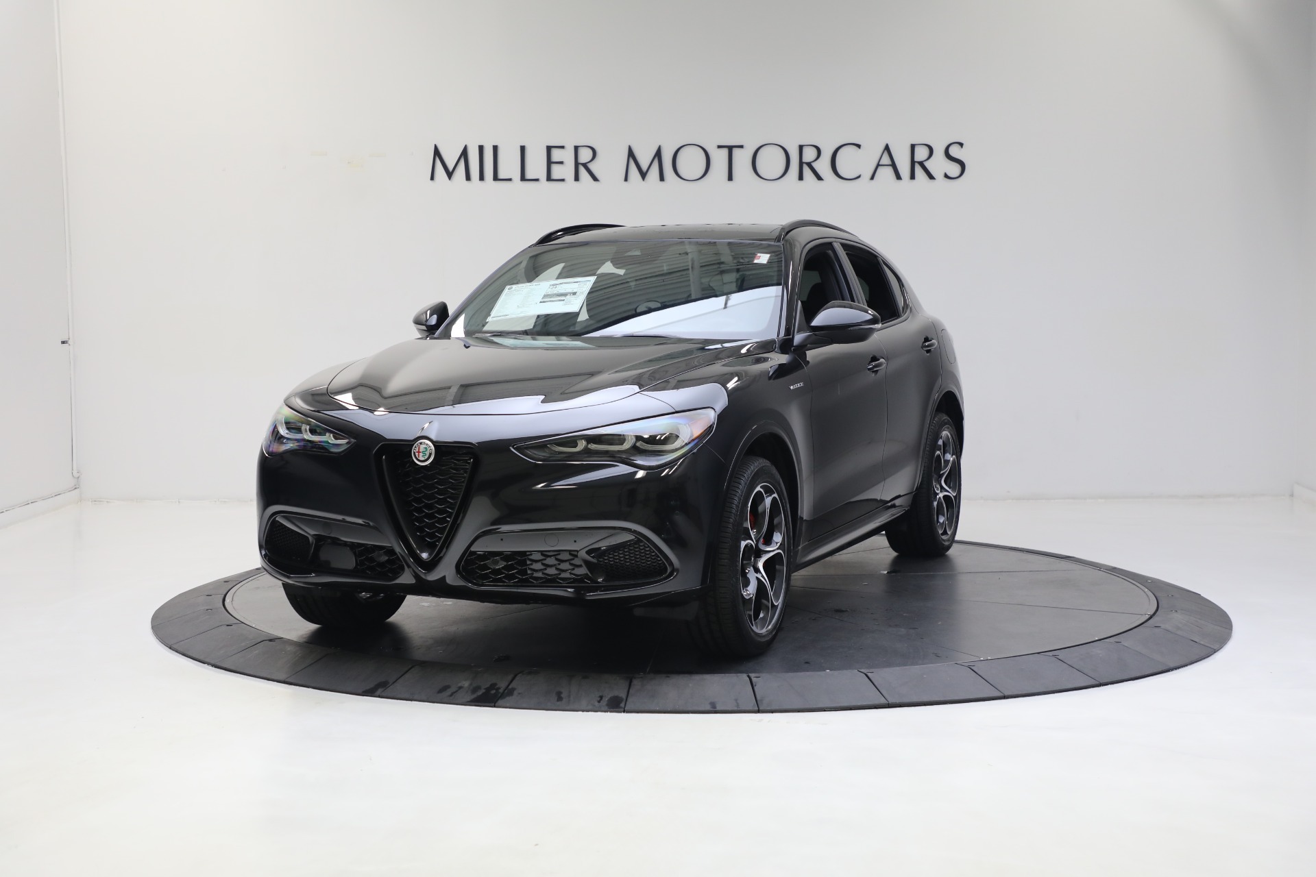 New 2024 Alfa Romeo Stelvio Veloce for sale $54,380 at Alfa Romeo of Greenwich in Greenwich CT 06830 1