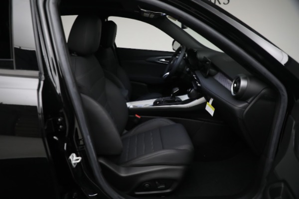 New 2024 Alfa Romeo Tonale Ti for sale Sold at Alfa Romeo of Greenwich in Greenwich CT 06830 23