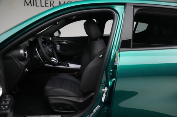 New 2024 Alfa Romeo Tonale Veloce for sale $59,340 at Alfa Romeo of Greenwich in Greenwich CT 06830 18