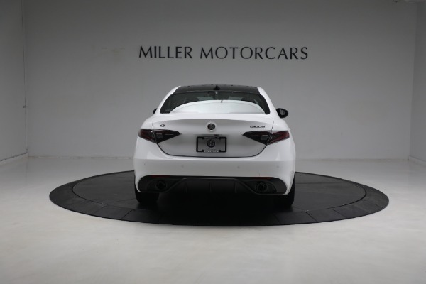 New 2024 Alfa Romeo Giulia Veloce for sale $55,285 at Alfa Romeo of Greenwich in Greenwich CT 06830 10