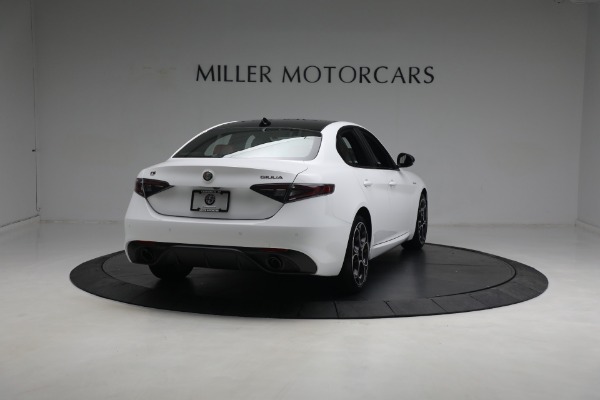 New 2024 Alfa Romeo Giulia Veloce for sale $55,285 at Alfa Romeo of Greenwich in Greenwich CT 06830 11