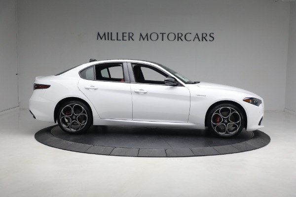 New 2024 Alfa Romeo Giulia Veloce for sale $55,285 at Alfa Romeo of Greenwich in Greenwich CT 06830 15