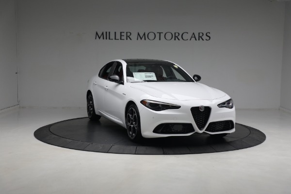 New 2024 Alfa Romeo Giulia Veloce for sale $55,285 at Alfa Romeo of Greenwich in Greenwich CT 06830 18