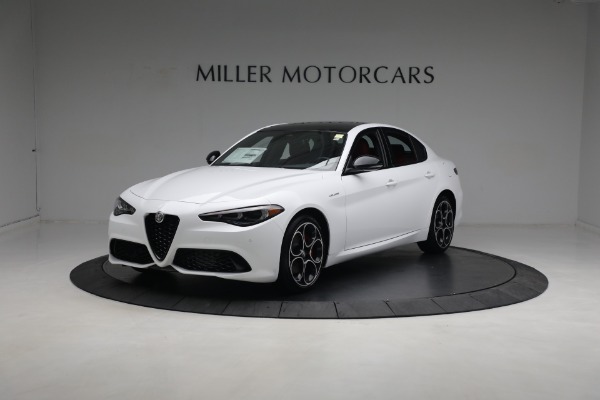 New 2024 Alfa Romeo Giulia Veloce for sale $55,285 at Alfa Romeo of Greenwich in Greenwich CT 06830 2