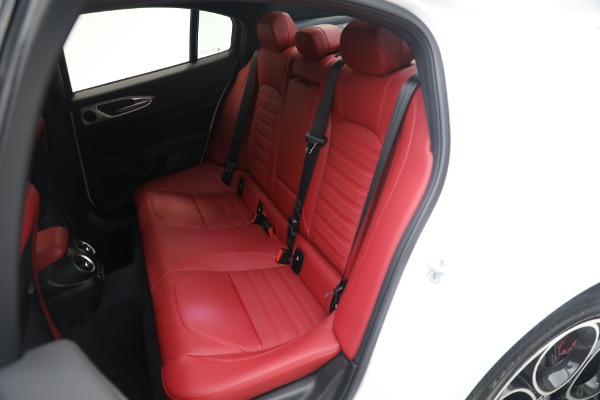 New 2024 Alfa Romeo Giulia Veloce for sale $55,285 at Alfa Romeo of Greenwich in Greenwich CT 06830 25