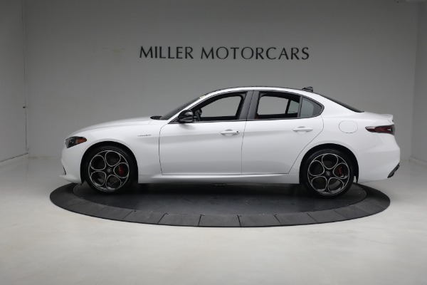 New 2024 Alfa Romeo Giulia Veloce for sale $55,285 at Alfa Romeo of Greenwich in Greenwich CT 06830 5