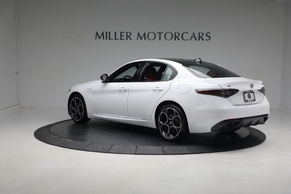 New 2024 Alfa Romeo Giulia Veloce for sale $55,285 at Alfa Romeo of Greenwich in Greenwich CT 06830 7