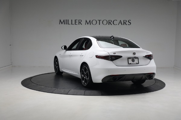 New 2024 Alfa Romeo Giulia Veloce for sale $55,285 at Alfa Romeo of Greenwich in Greenwich CT 06830 8