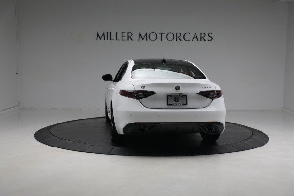 New 2024 Alfa Romeo Giulia Veloce for sale $55,285 at Alfa Romeo of Greenwich in Greenwich CT 06830 9