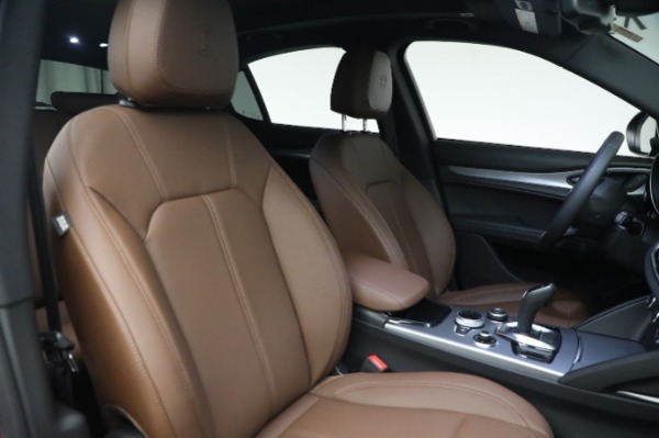 New 2024 Alfa Romeo Stelvio Ti for sale $53,920 at Alfa Romeo of Greenwich in Greenwich CT 06830 15