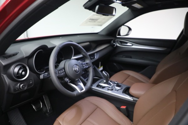 New 2024 Alfa Romeo Stelvio Ti for sale $53,920 at Alfa Romeo of Greenwich in Greenwich CT 06830 24