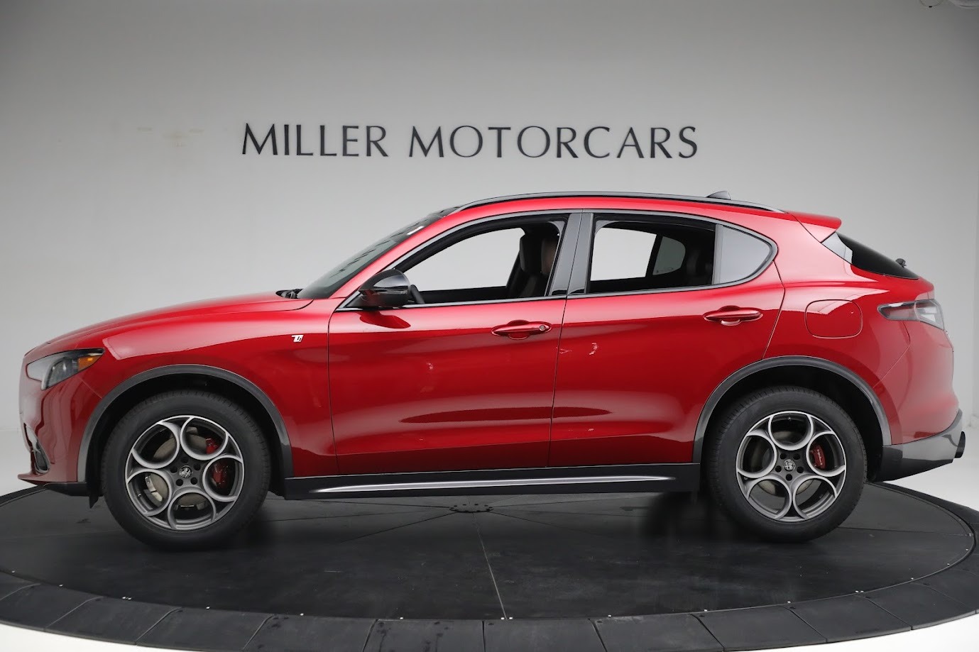 New 2024 Alfa Romeo Stelvio Ti for sale $53,920 at Alfa Romeo of Greenwich in Greenwich CT 06830 1