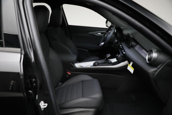 New 2024 Alfa Romeo Tonale Ti for sale $52,790 at Alfa Romeo of Greenwich in Greenwich CT 06830 28