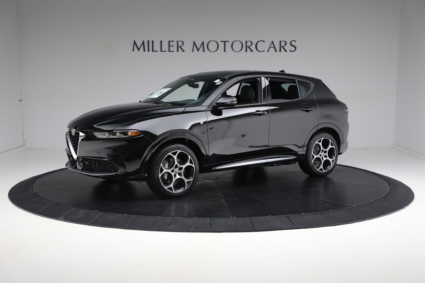 Used 2024 Alfa Romeo Tonale Ti for sale $30,900 at Alfa Romeo of Greenwich in Greenwich CT 06830 1
