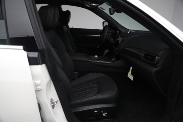 New 2023 Maserati Levante Modena for sale $98,059 at Alfa Romeo of Greenwich in Greenwich CT 06830 26