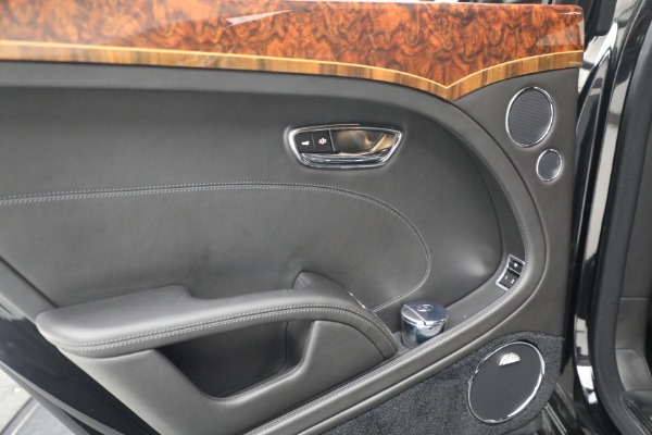 Used 2017 Bentley Mulsanne for sale $149,900 at Alfa Romeo of Greenwich in Greenwich CT 06830 28