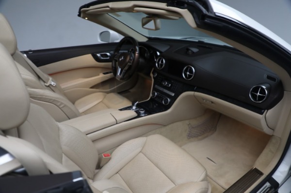 Used 2016 Mercedes-Benz SL-Class SL 400 for sale $44,900 at Alfa Romeo of Greenwich in Greenwich CT 06830 24