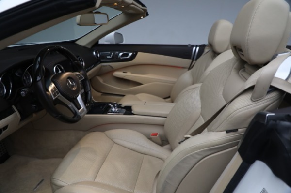 Used 2016 Mercedes-Benz SL-Class SL 400 for sale $44,900 at Alfa Romeo of Greenwich in Greenwich CT 06830 25
