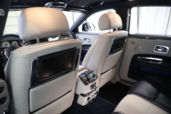 Used 2019 Rolls-Royce Black Badge Ghost for sale $225,900 at Alfa Romeo of Greenwich in Greenwich CT 06830 18