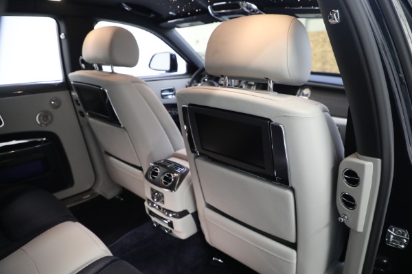 Used 2019 Rolls-Royce Black Badge Ghost for sale $225,900 at Alfa Romeo of Greenwich in Greenwich CT 06830 27
