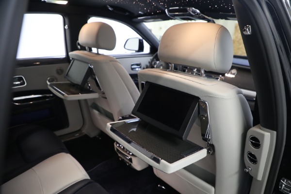 Used 2019 Rolls-Royce Black Badge Ghost for sale $225,900 at Alfa Romeo of Greenwich in Greenwich CT 06830 28