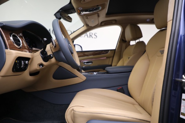 Used 2023 Bentley Bentayga V8 for sale $183,900 at Alfa Romeo of Greenwich in Greenwich CT 06830 17