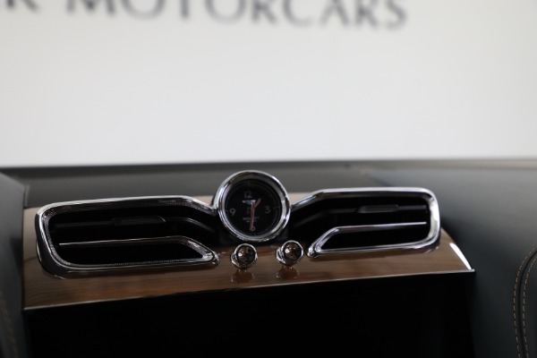 Used 2023 Bentley Bentayga V8 for sale $183,900 at Alfa Romeo of Greenwich in Greenwich CT 06830 22
