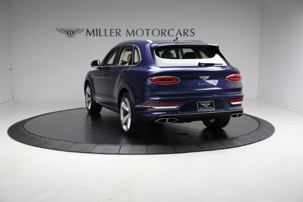 New 2023 Bentley Bentayga V8 for sale $235,300 at Alfa Romeo of Greenwich in Greenwich CT 06830 5
