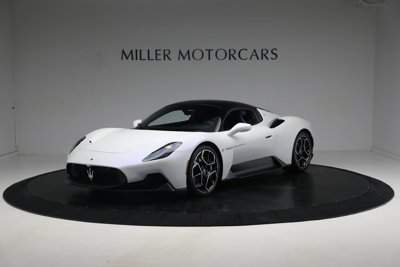 Used 2022 Maserati MC20 for sale $203,900 at Alfa Romeo of Greenwich in Greenwich CT 06830 1