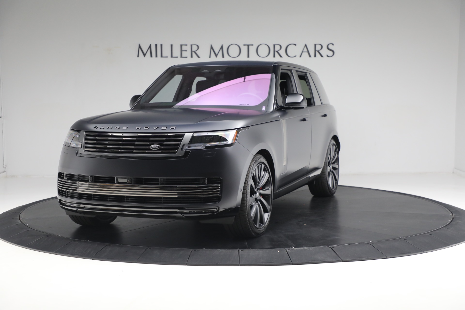 Used 2023 Land Rover Range Rover P530 SV for sale $233,900 at Alfa Romeo of Greenwich in Greenwich CT 06830 1