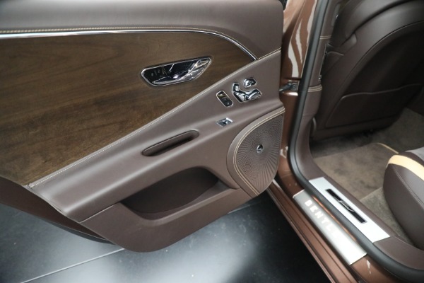 Used 2023 Bentley Flying Spur Speed for sale $289,900 at Alfa Romeo of Greenwich in Greenwich CT 06830 19
