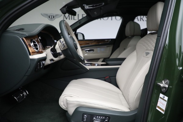 Used 2023 Bentley Bentayga EWB Azure V8 for sale Sold at Alfa Romeo of Greenwich in Greenwich CT 06830 23