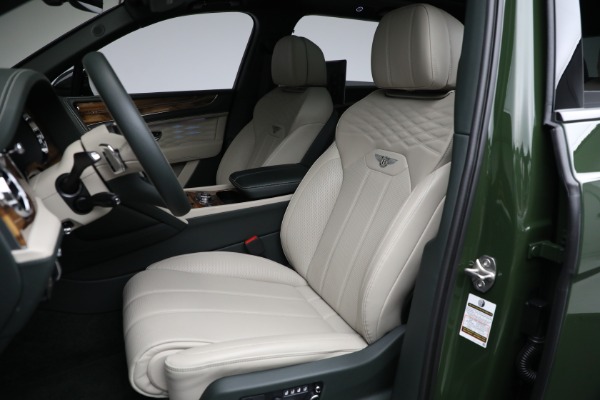 Used 2023 Bentley Bentayga EWB Azure V8 for sale Sold at Alfa Romeo of Greenwich in Greenwich CT 06830 25