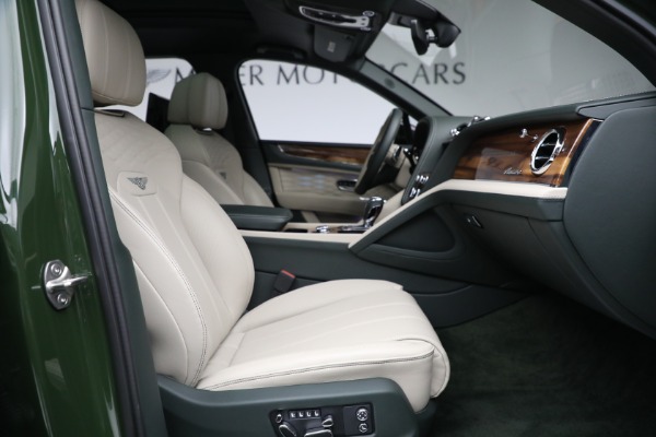 Used 2023 Bentley Bentayga EWB Azure V8 for sale Sold at Alfa Romeo of Greenwich in Greenwich CT 06830 28