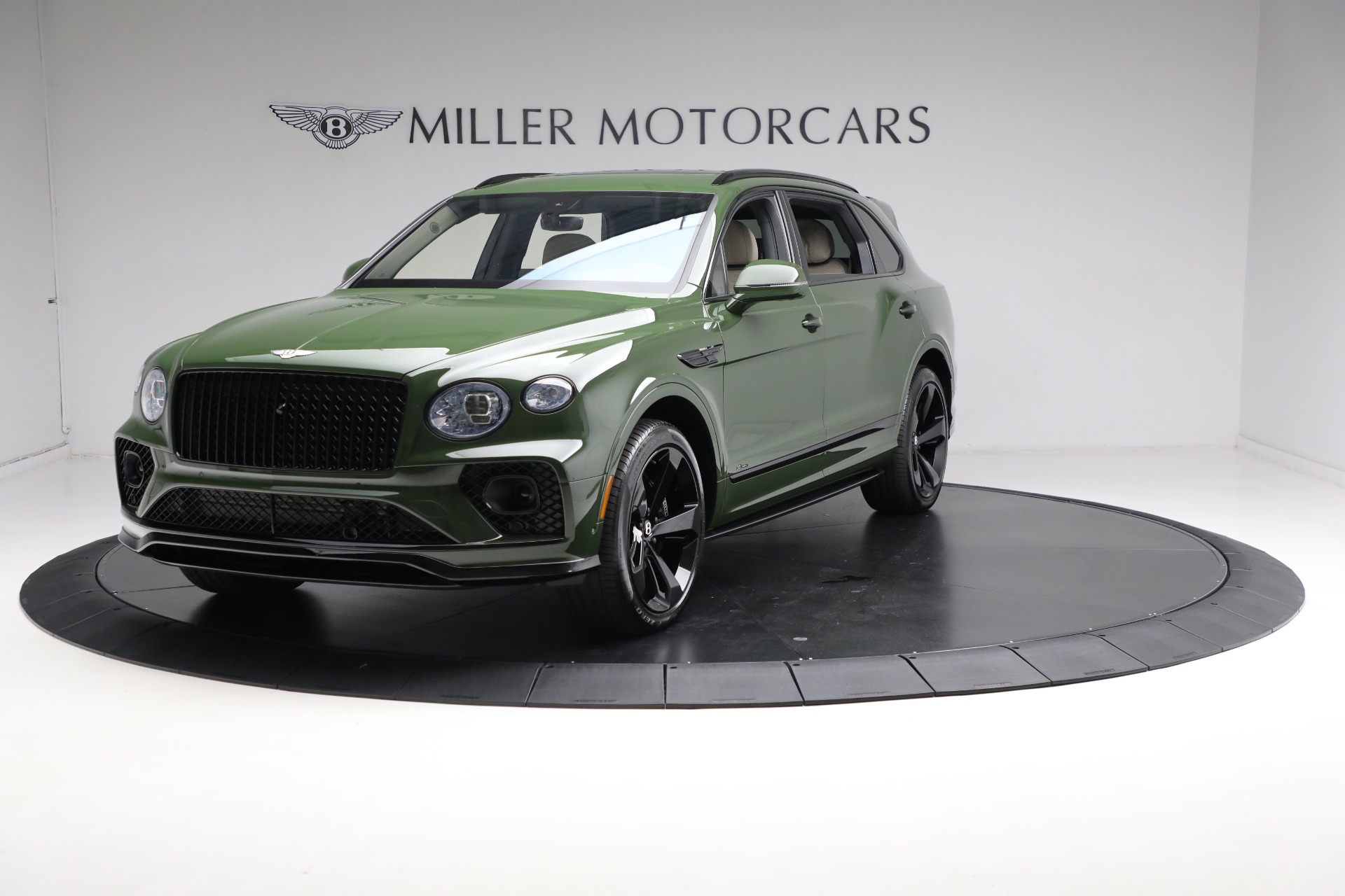 Used 2023 Bentley Bentayga EWB Azure V8 for sale $269,900 at Alfa Romeo of Greenwich in Greenwich CT 06830 1