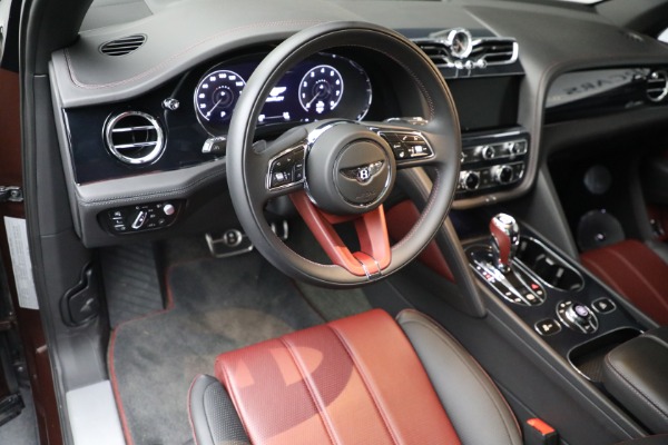 Used 2023 Bentley Bentayga EWB Azure V8 for sale Sold at Alfa Romeo of Greenwich in Greenwich CT 06830 24
