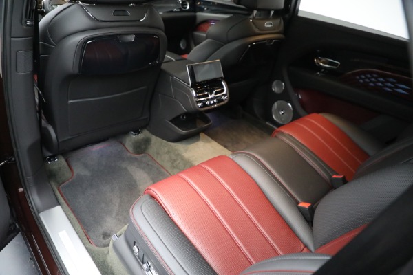 Used 2023 Bentley Bentayga EWB Azure V8 for sale Sold at Alfa Romeo of Greenwich in Greenwich CT 06830 28